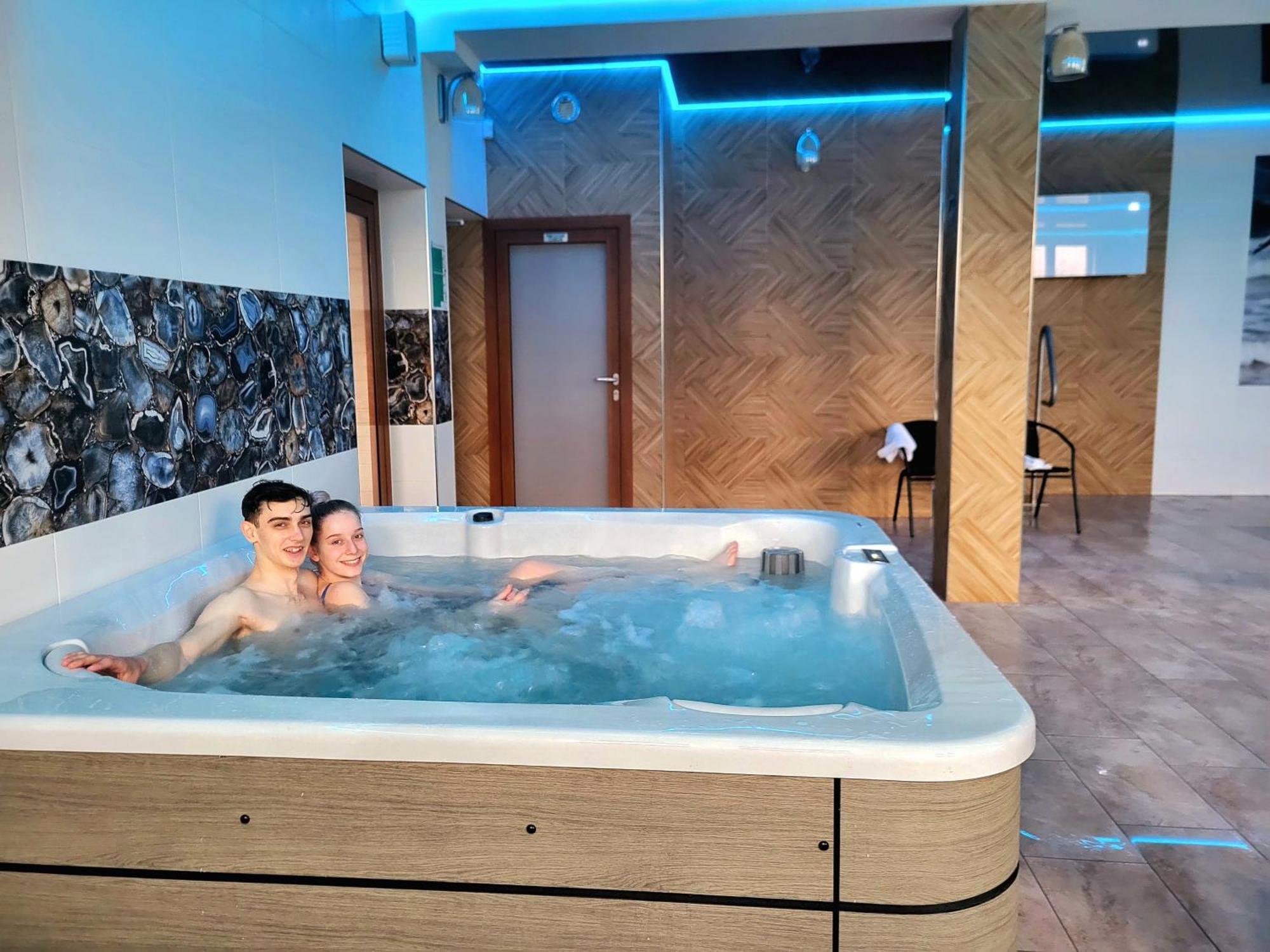 شقة Dom Jastrzebia Z Basenem I Jacuzzi Jastrzębia Góra المظهر الخارجي الصورة
