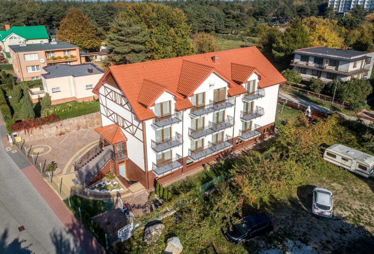 شقة Dom Jastrzebia Z Basenem I Jacuzzi Jastrzębia Góra المظهر الخارجي الصورة